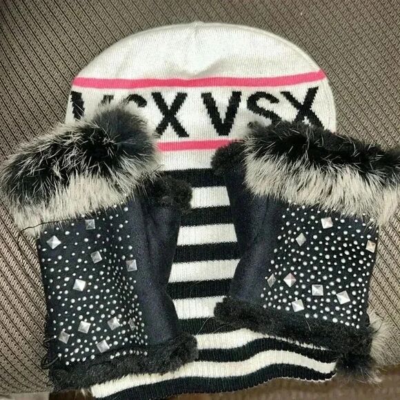 VSX Victoria’s Secret sport stocking cap one size and cute gloves - Picture 5 of 6
